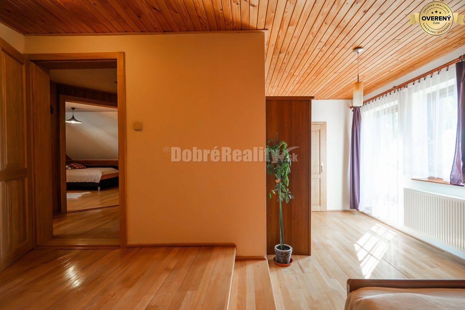 PREDAJ: Rodinný dom na brehu Čierneho Hrona s menším pozemkom, 160 m2,