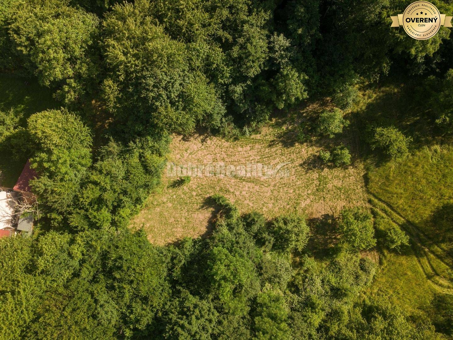 Pozemok pre výstavbu rodinného domu s architektonickou štúdiou, 820 m2