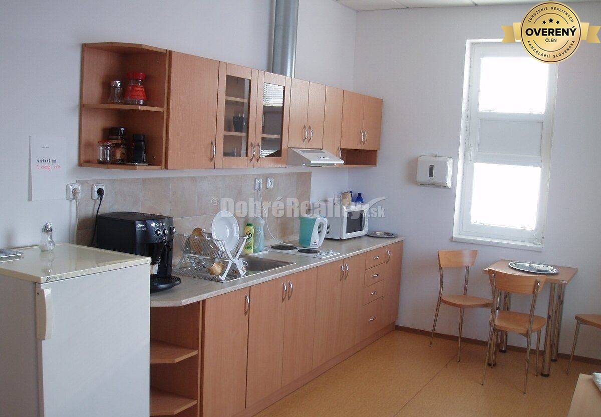 Ponúkame na predaj komerčnú nehnuteľnosť v priemyselnom parku Martin-S