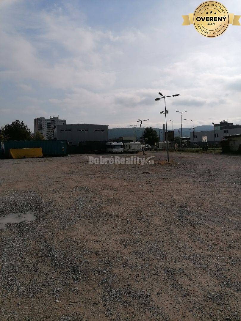 EXKLUZÍVNA PONUKA: Komerčné a prevádzkové priestory na prenájom v Tren