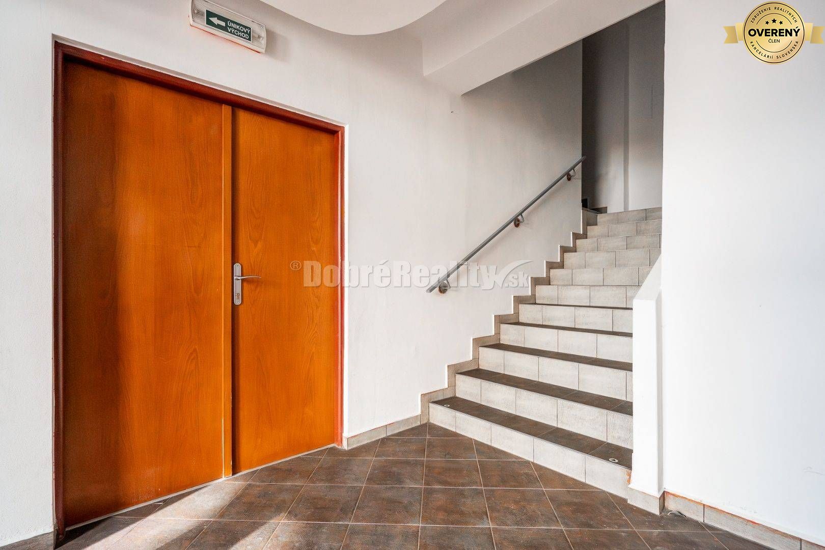 Prevádzkový priestor so samostatným vstupom, 262 m2, Brezno