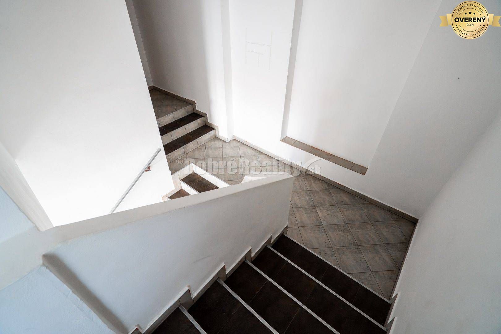 Prevádzkový priestor so samostatným vstupom, 262 m2, Brezno