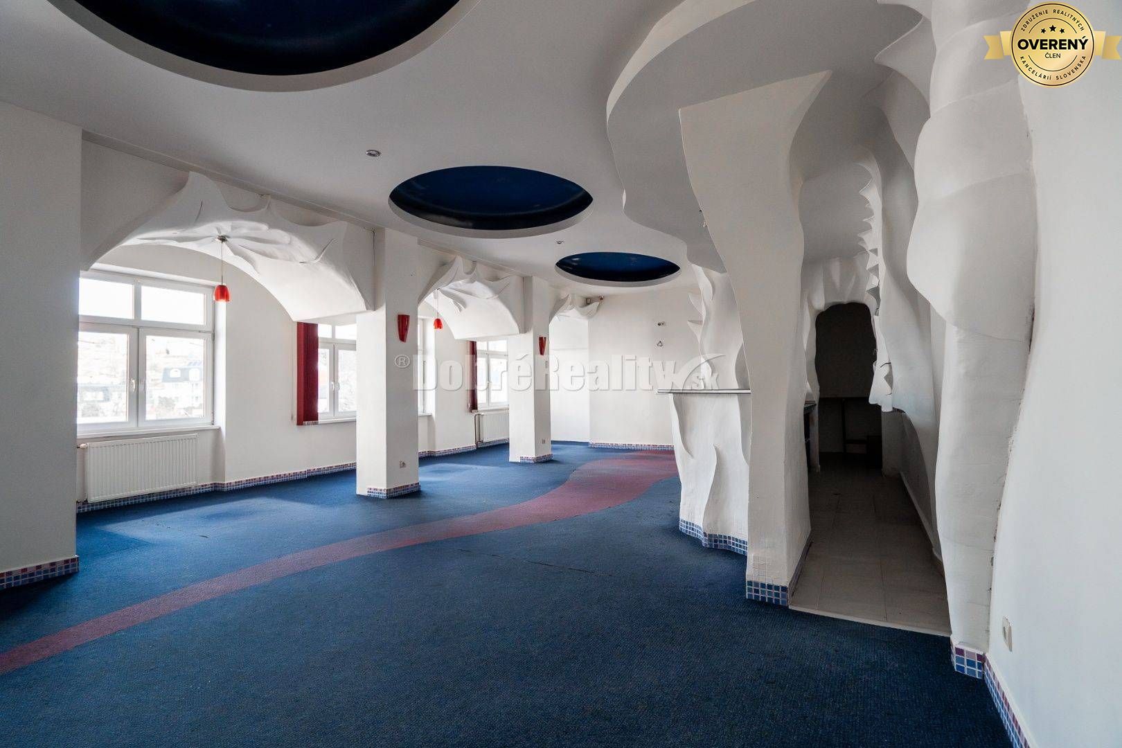 Prevádzkový priestor so samostatným vstupom, 262 m2, Brezno