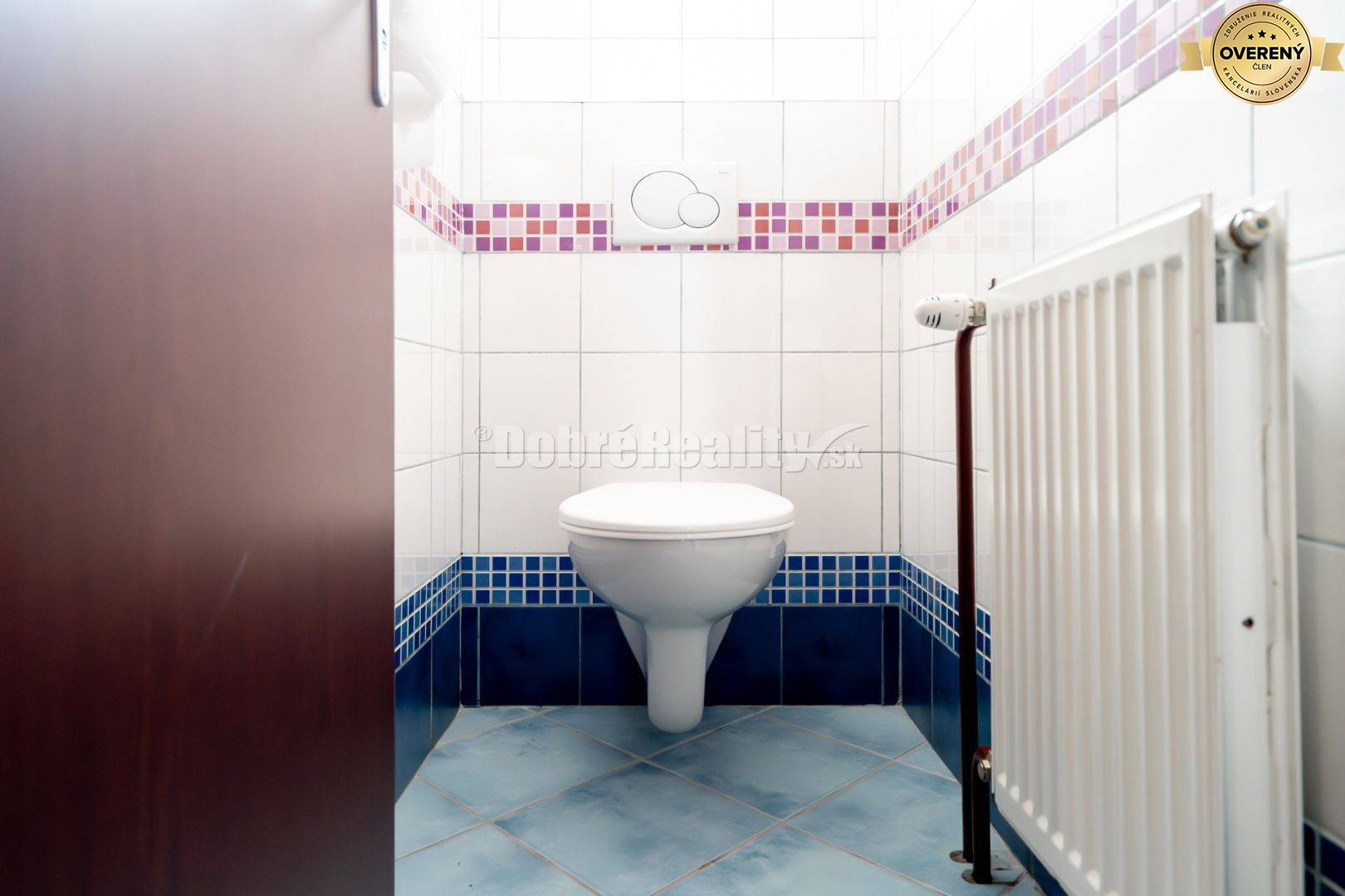 PRENÁJOM: Atraktívny prevádzkový priestor so samostatným vstupom, 262