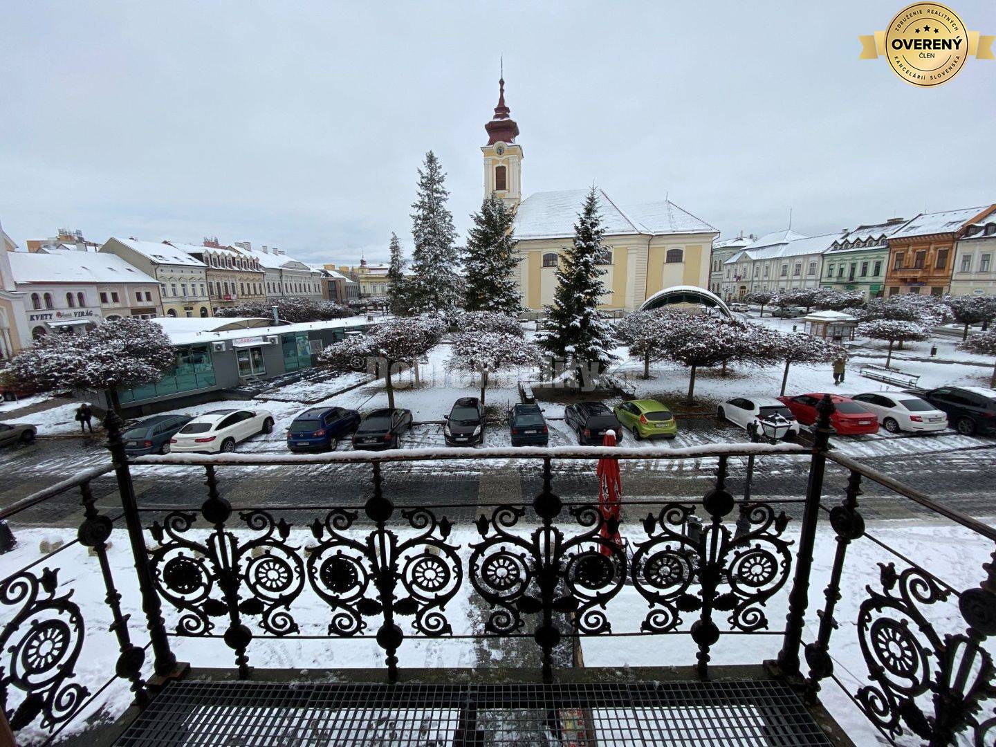 Na prenájom lukratívne komerčné priestory na Hlavnom námestí v Rimavsk