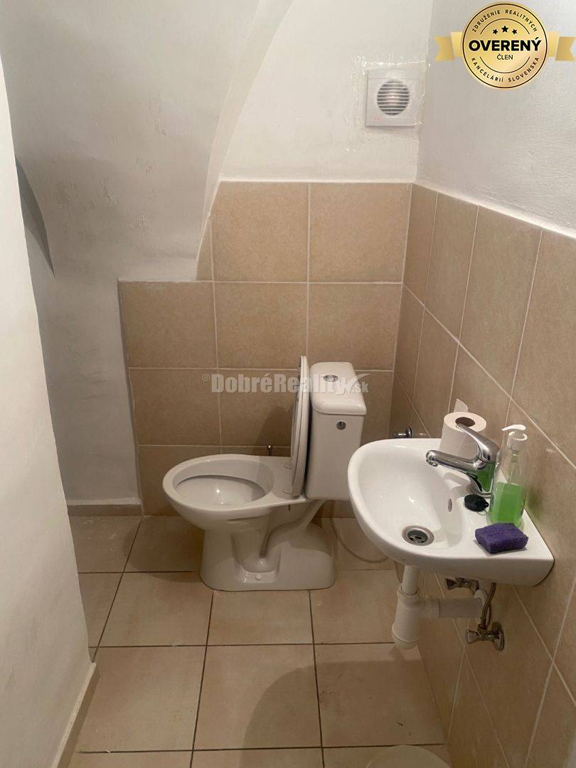 PRENÁJOM: Obchodné priestory Banská Štiavnica