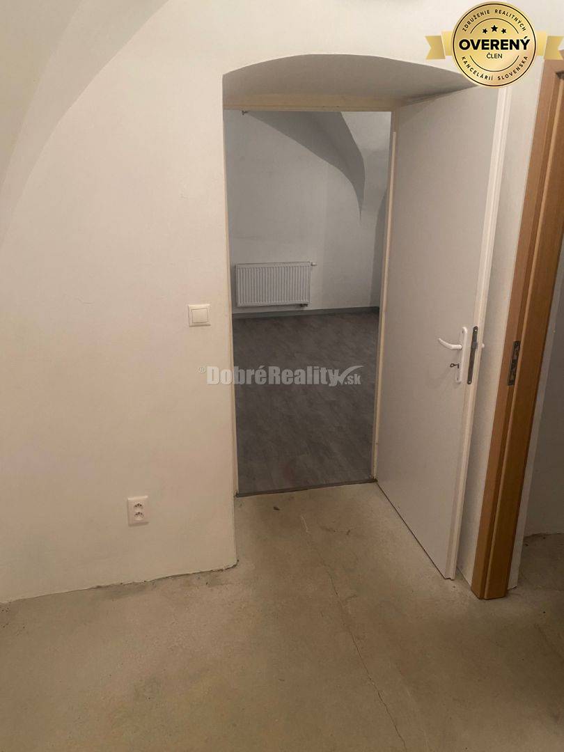 PRENÁJOM: Obchodné priestory Banská Štiavnica