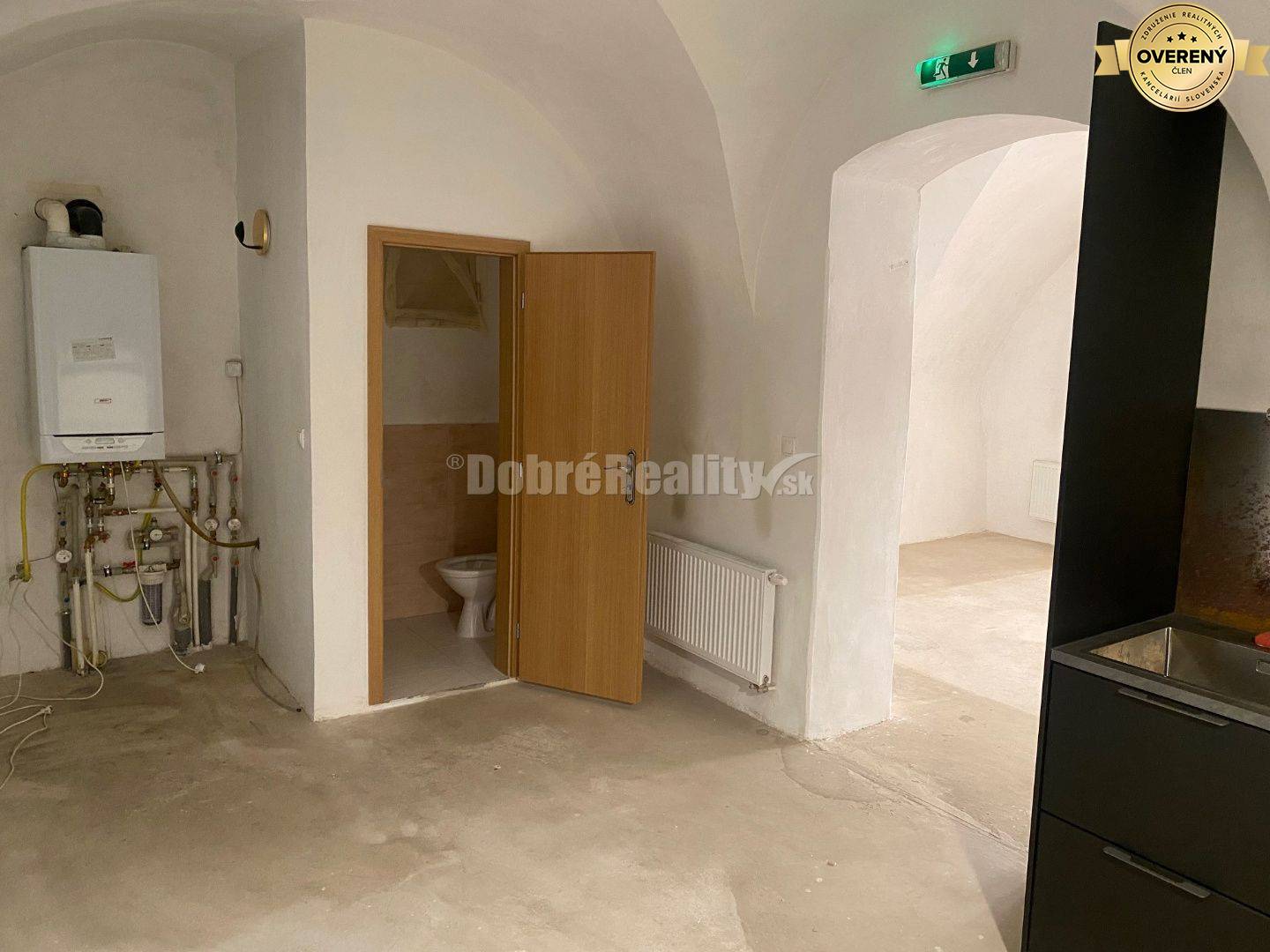 Na prenájom obchodný priestor v historickom centre mesta Banská Štiavn