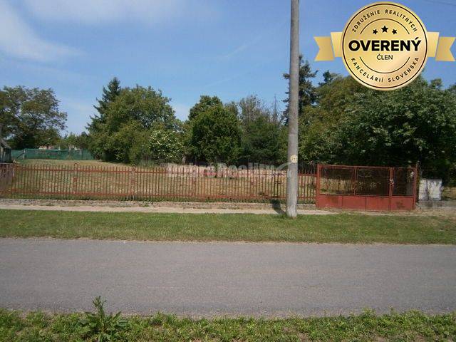 Lukratívny stavebný pozemok v obci Jasová na predaj !