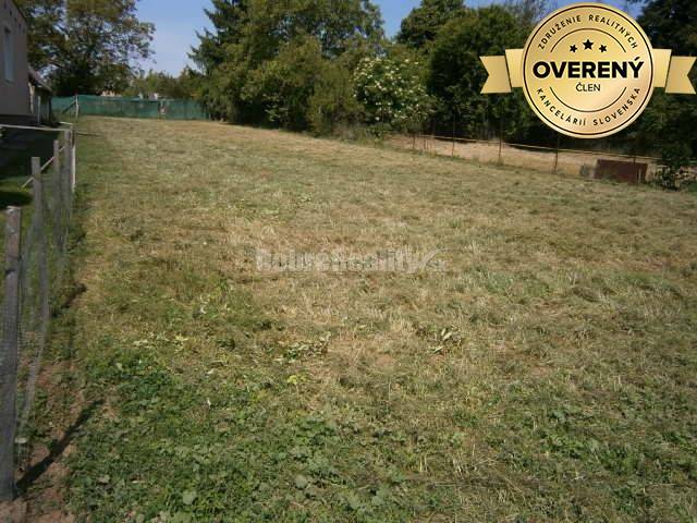 Lukratívny stavebný pozemok v obci Jasová na predaj !