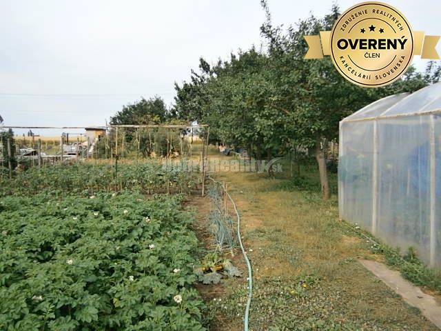 Stavebný pozemok v obci Jasová na predaj !