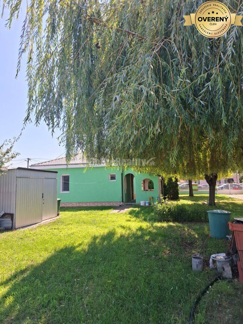 Na predaj vidiecky domček na krásnom rozlahlom pozemku v obci Imel