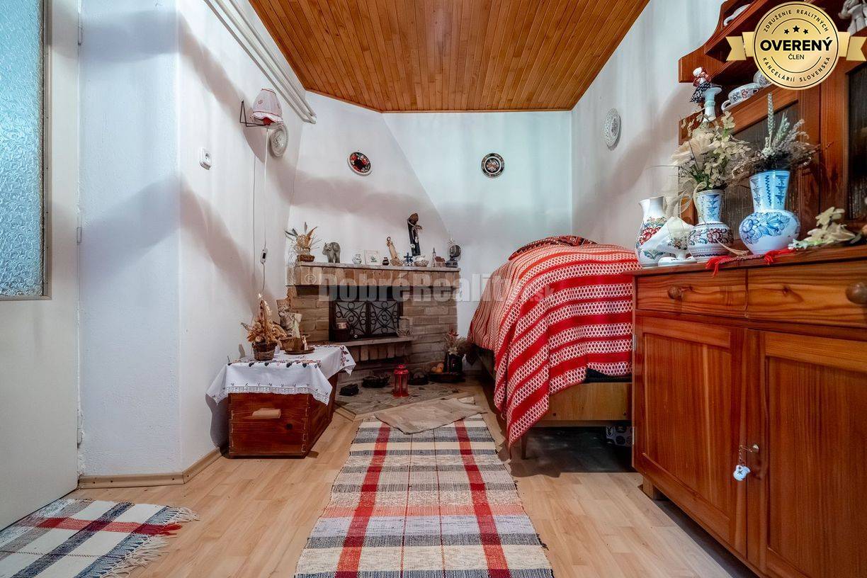 REZERVOVANÝ: Pôvodný starohorský dom pod lesom, 154 m2, Staré Hory - N