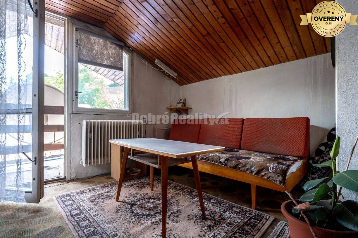 PREDAJ: Veľký rodinný dom s hospodárskym zázemím, dielňami a záhradou,