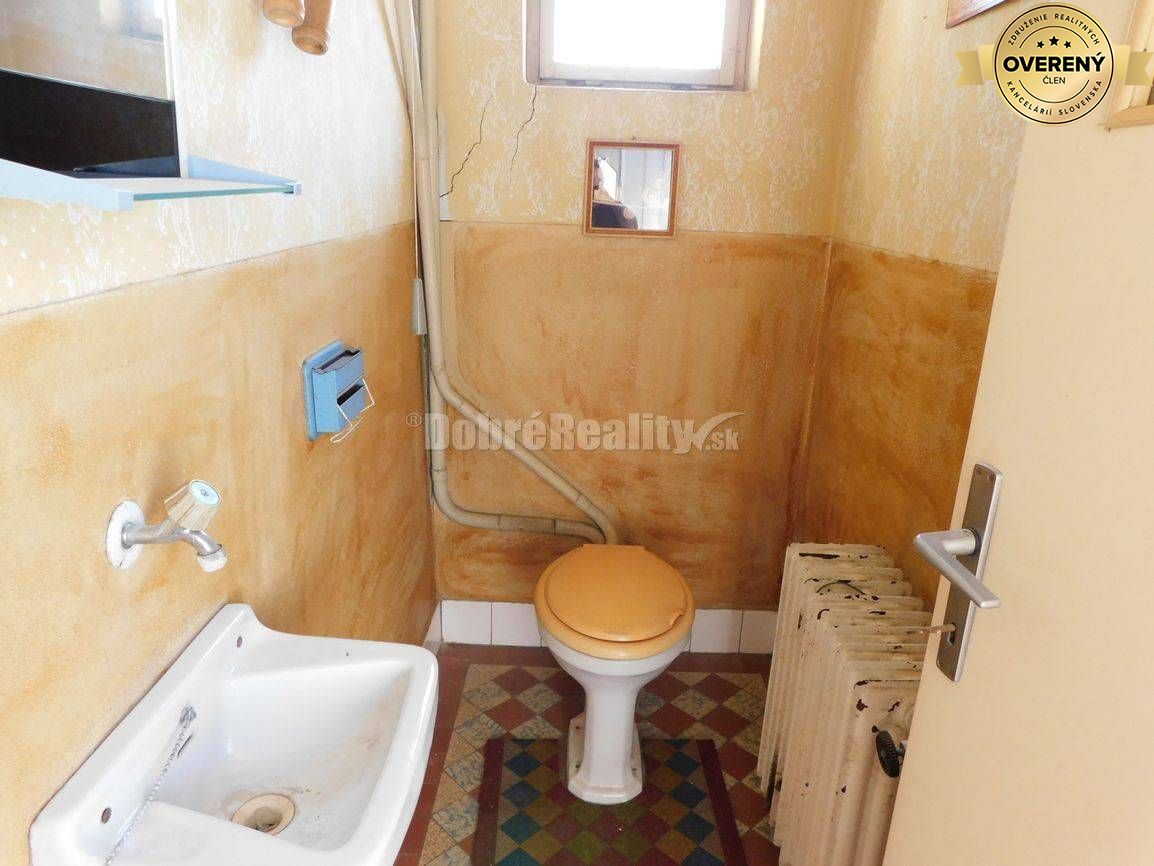 Ponúkame Vám na predaj 4-izb. rodinný dom vo Dvoroch nad Žitavou .