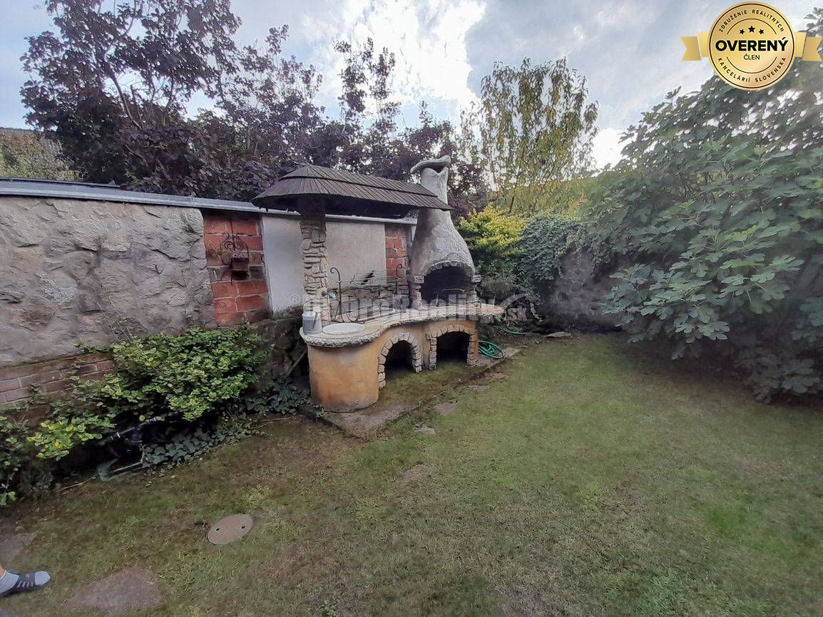 Nadštandartný 6 izbový rodinný dom v Nových Zámkoch