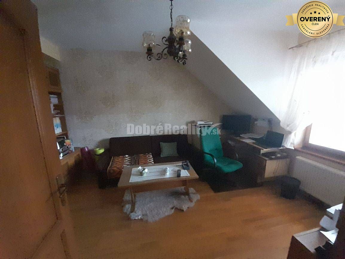 Nadštandartný 6 izbový rodinný dom v Nových Zámkoch