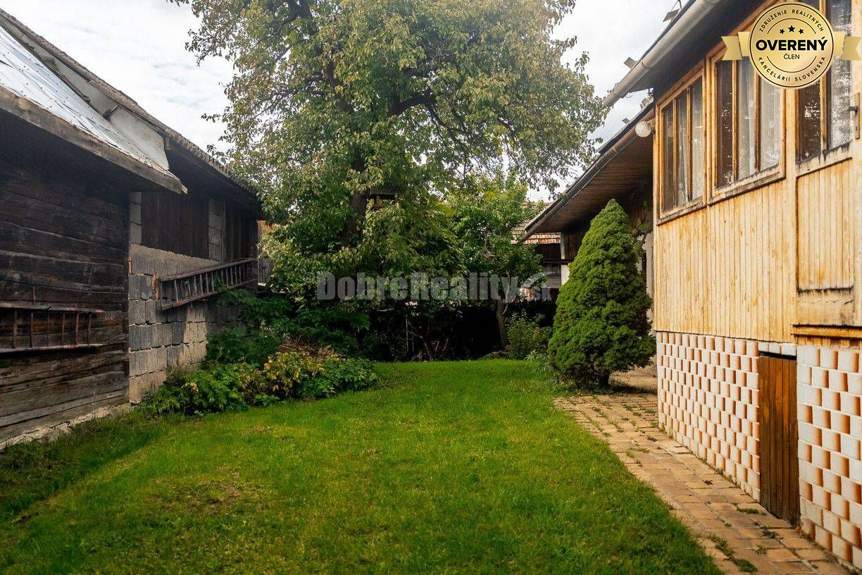 PREDAJ: Drevenica pri Ždiarskom potoku s príjemnou verandou, 135 m2, P