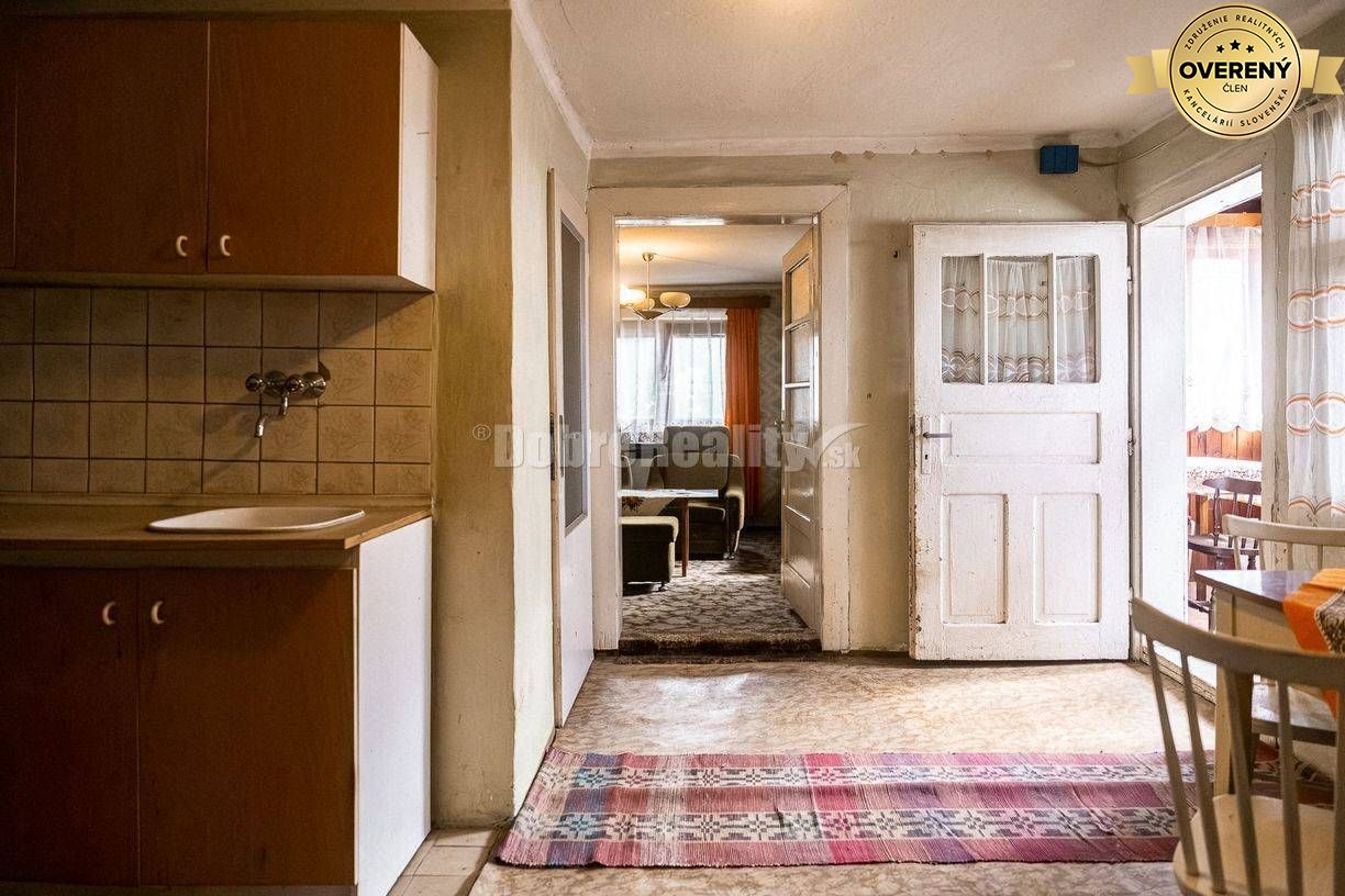 PREDAJ: Drevenica pri Ždiarskom potoku s príjemnou verandou, 135 m2, P