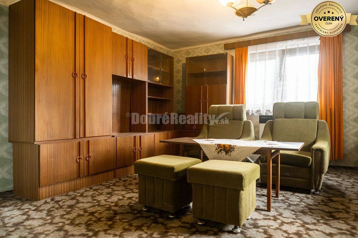 PREDAJ: Drevenica pri Ždiarskom potoku s príjemnou verandou, 135 m2, P