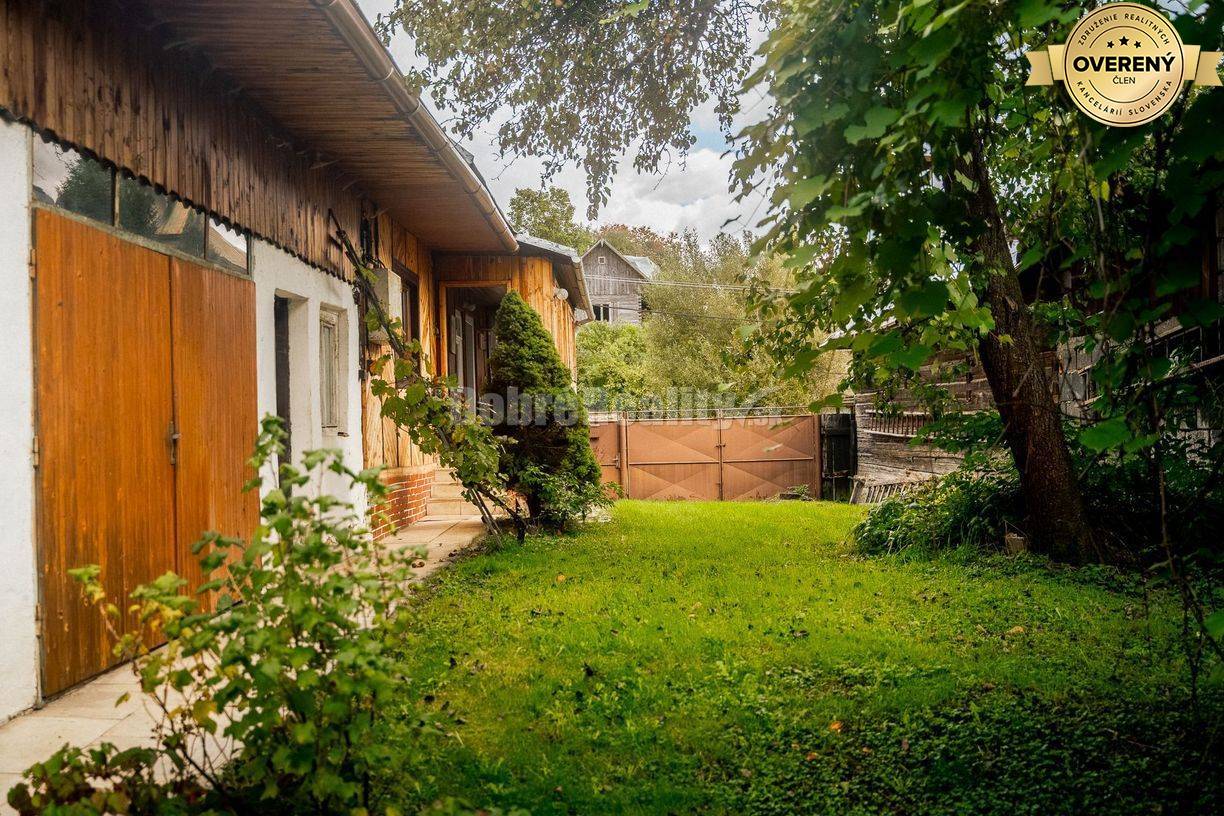 PREDAJ: Drevenica pri Ždiarskom potoku s príjemnou verandou, 135 m2, P