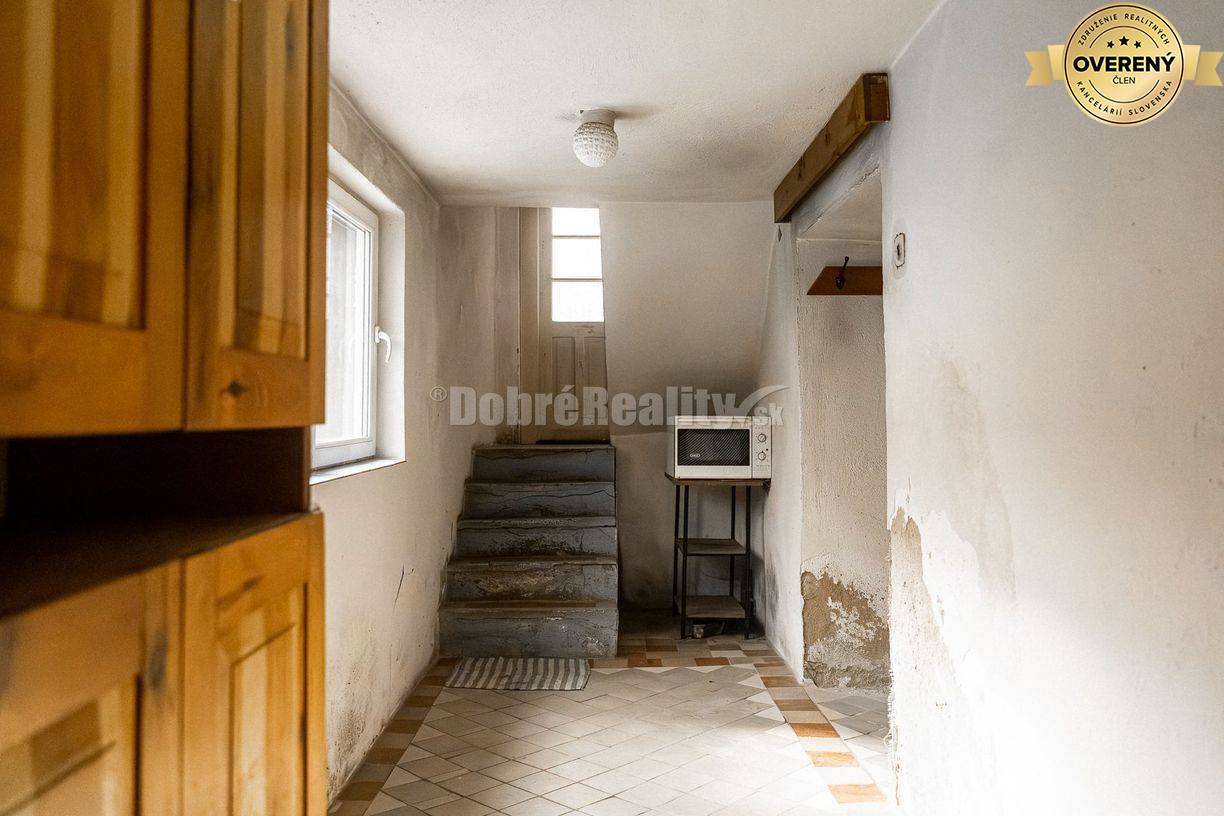 PREDAJ: 4 izbový gazdovský dom v tichej ulici, 136 m2, Polomka