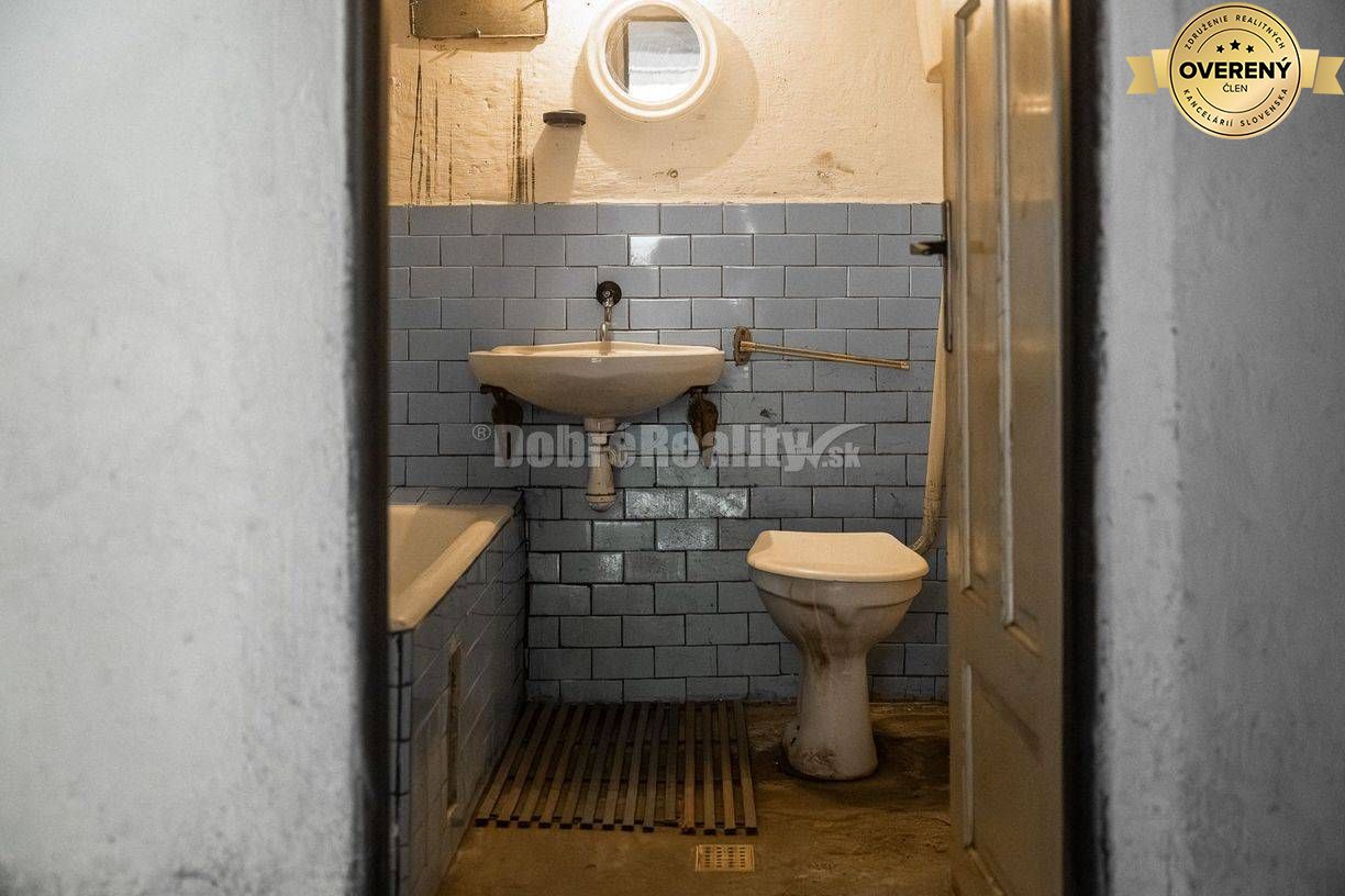 Gazdovský rodinný dom v tichej ulici, 123 m2, Polomka