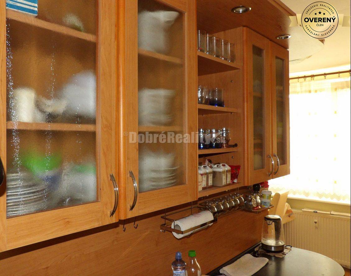 Trojizbák v príjemnej časti Šale na PREDAJ