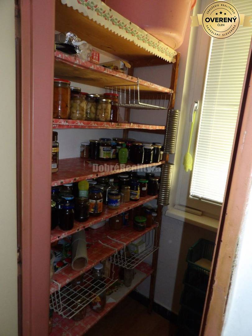 Trojizbák v príjemnej časti Šale na PREDAJ