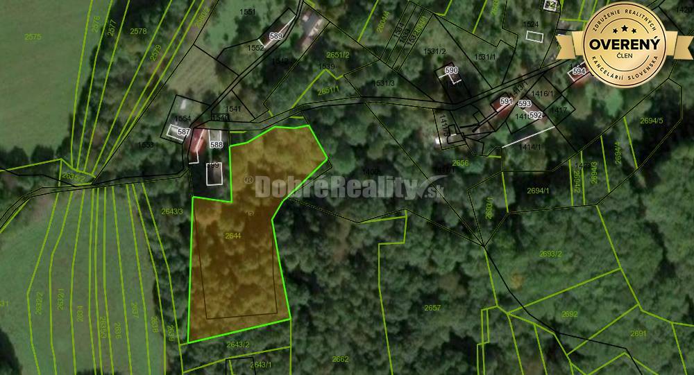 Na predaj veľký rekreačný pozemok v horskom prostredí.