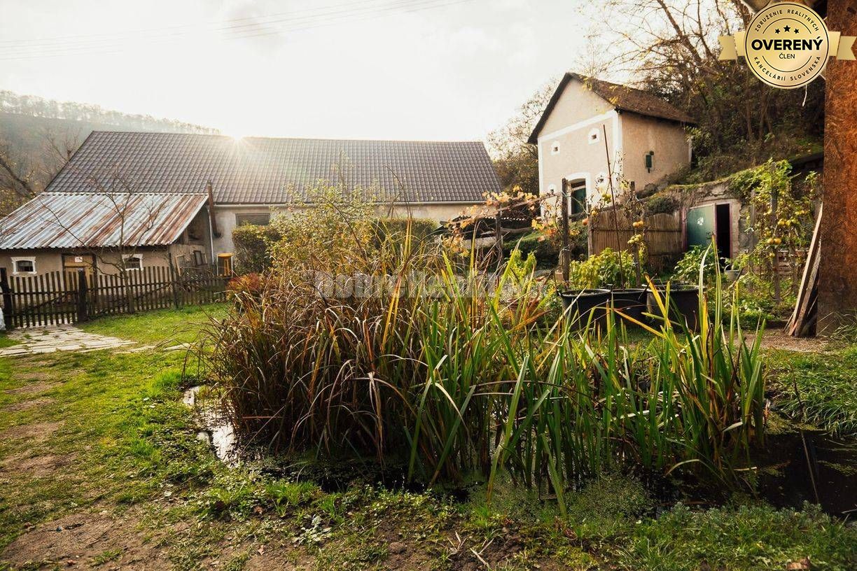 Rodinný dom so záhradou a historickým mlynom, 90 m2, Medovarce