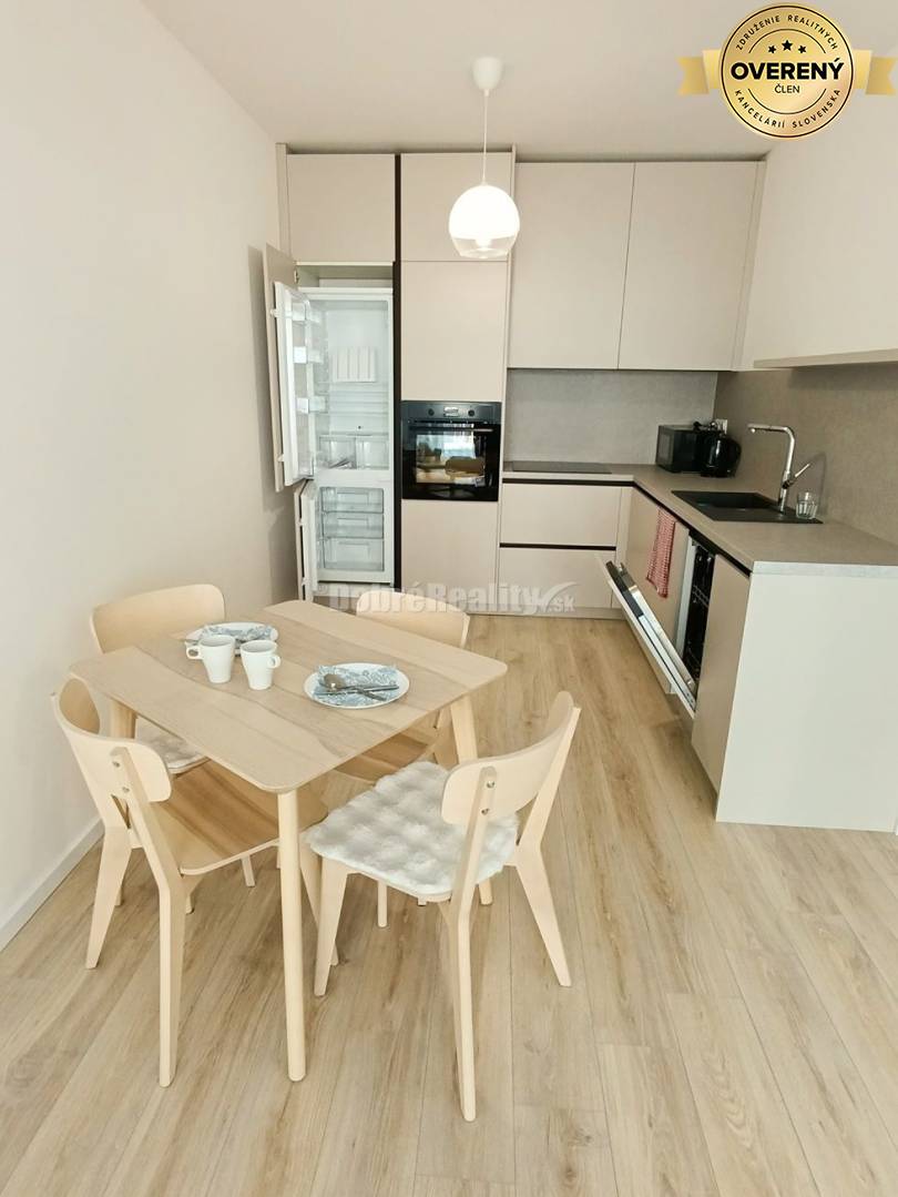 Príjemný dvojizbový byt v Seredi na PRENÁJOM