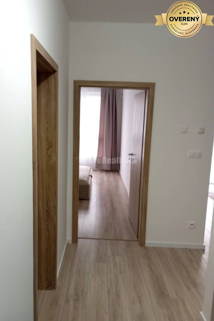 *EXKLUZÍVNE LEN U NÁS* Príjemný dvojizbový byt v Seredi na PRENÁJOM