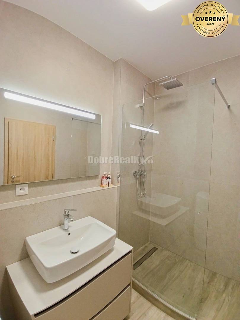 Príjemný dvojizbový byt v Seredi na PRENÁJOM