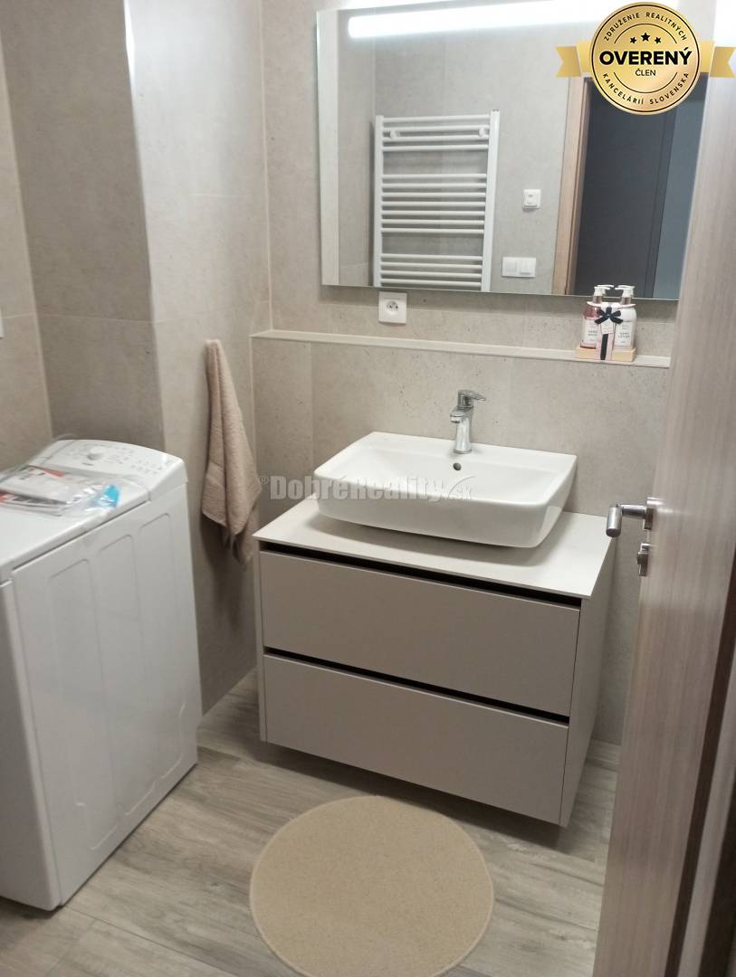 Príjemný dvojizbový byt v Seredi na PRENÁJOM