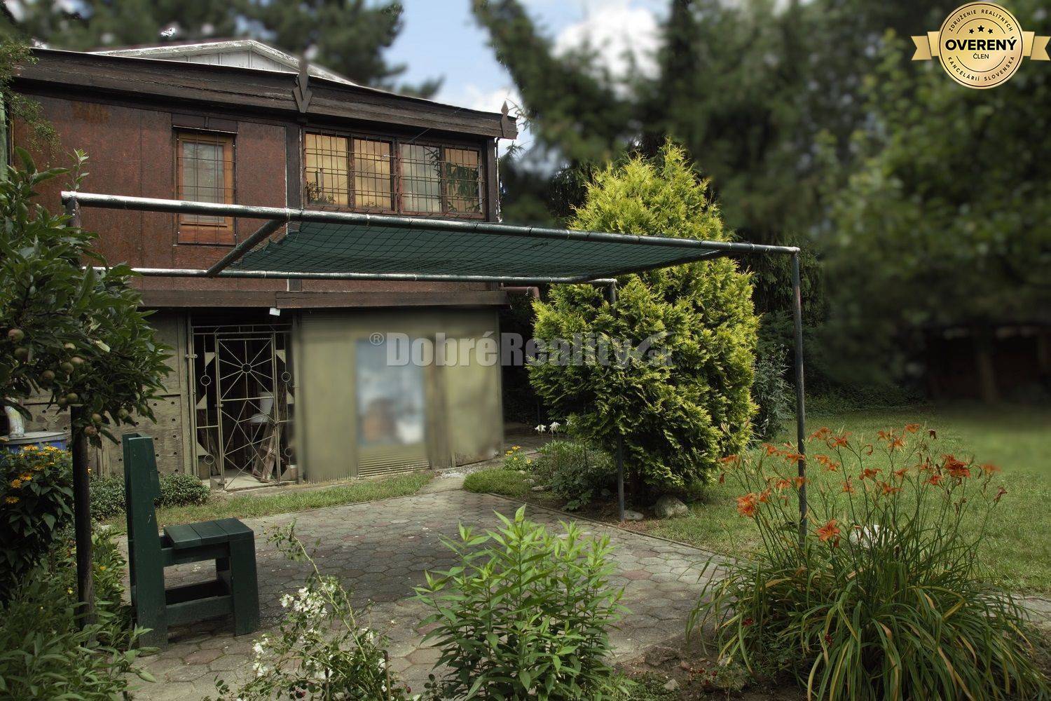 DOBRÉ REALITY - Sympatická rekreačná chatka so záhradou na predaj