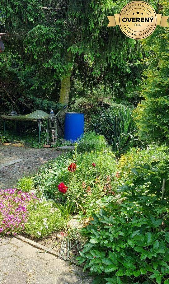 DOBRÉ REALITY - Sympatická rekreačná chatka so záhradou na predaj