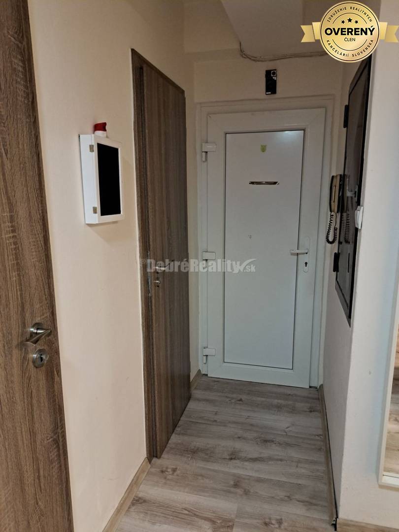 Ponúkame na prenájom trojizbový mezonetový byt v Trenčíne.