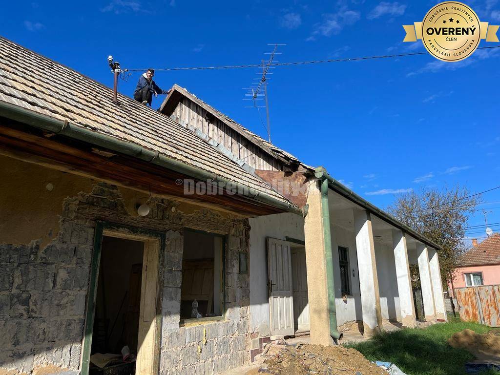 Dobré reality ponúkajú na predaj rodinný dom v obci Rúbaň !