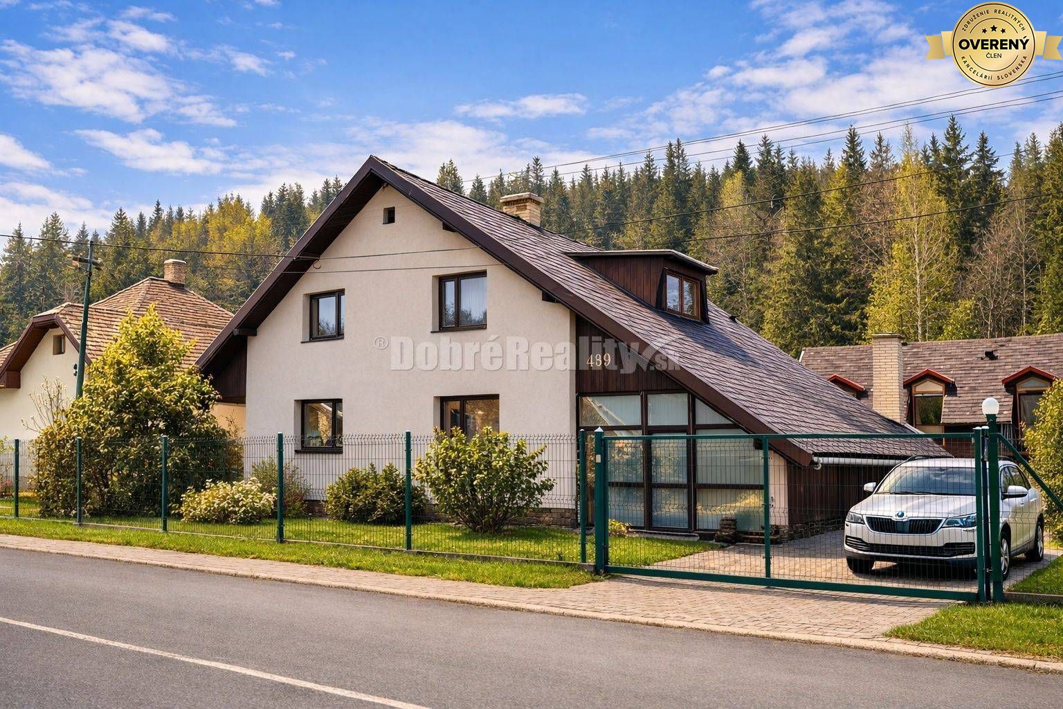 Dom so zimnou záhradou a obytnou prístavbou, 283 m2, Čierny Balog