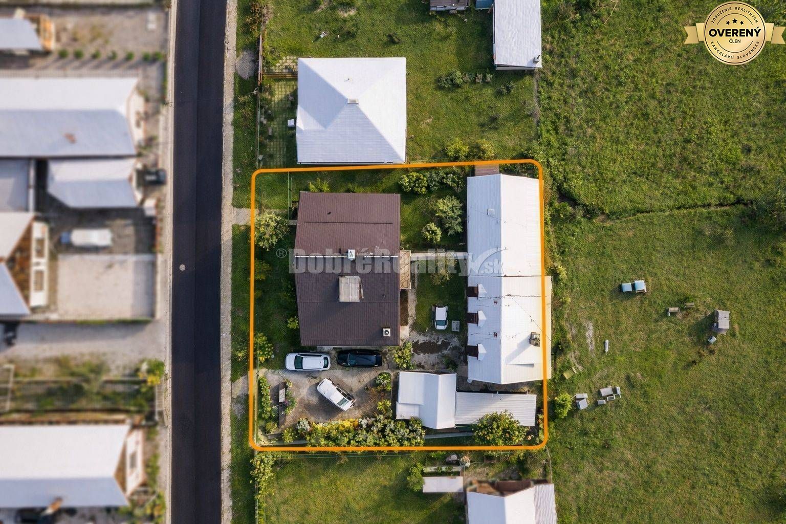 Dom so zimnou záhradou a obytnou prístavbou, 283 m2, Čierny Balog