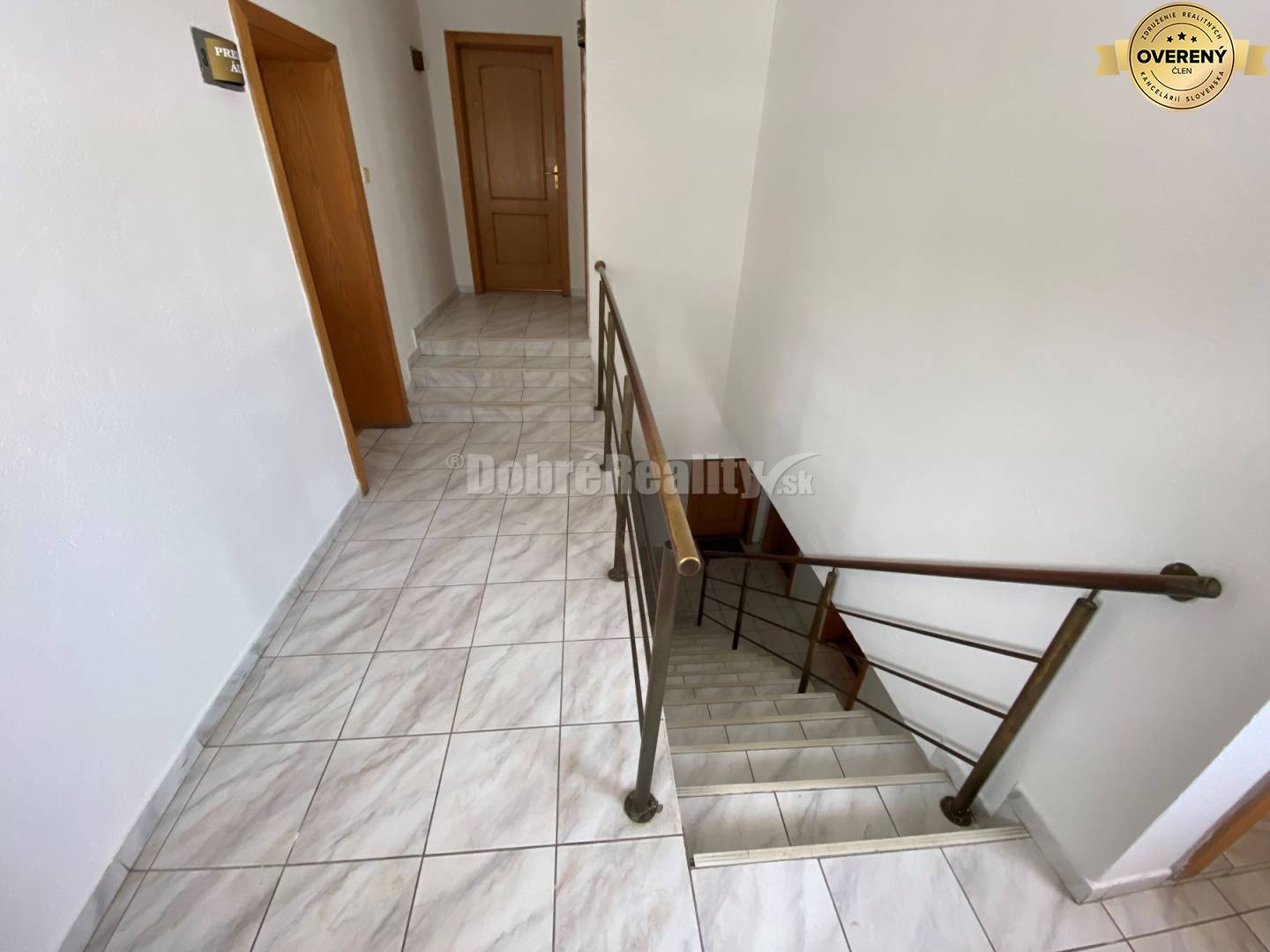 DOBRÉ REALITY ponúkajú na prenájom pekné komerčné priestory na obchod