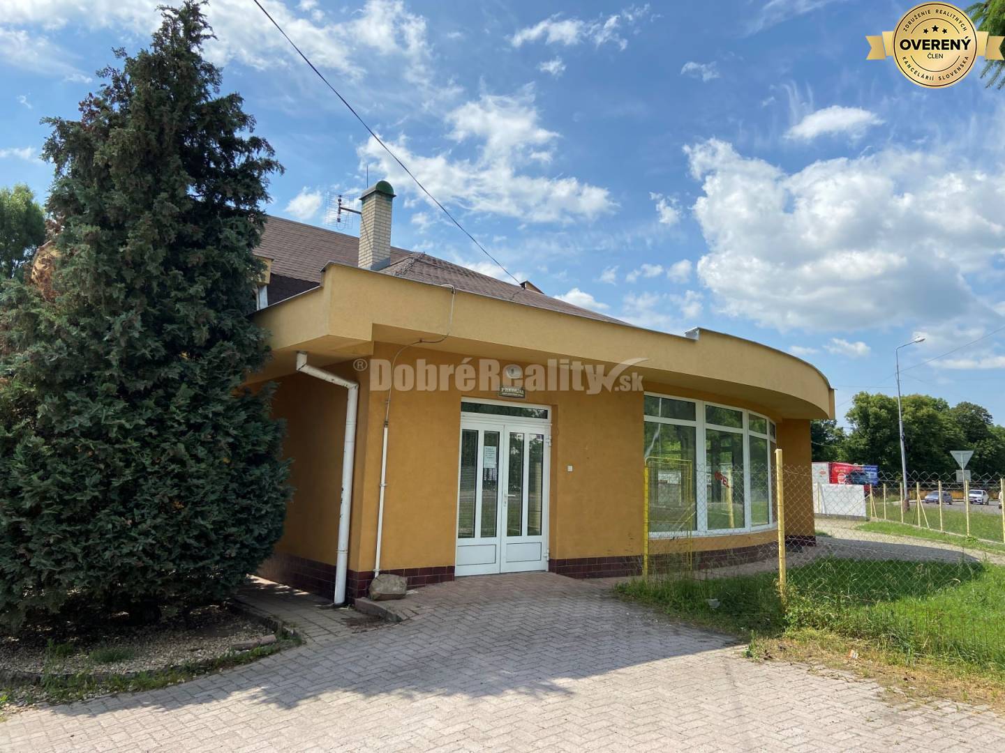 DOBRÉ REALITY ponúkajú na prenájom pekné komerčné priestory na obchod