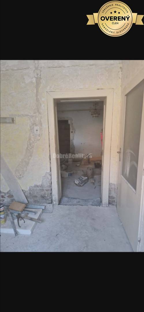 Novinka v obci Neded, pôvodný 3 - izbový rodinný dom na predaj.