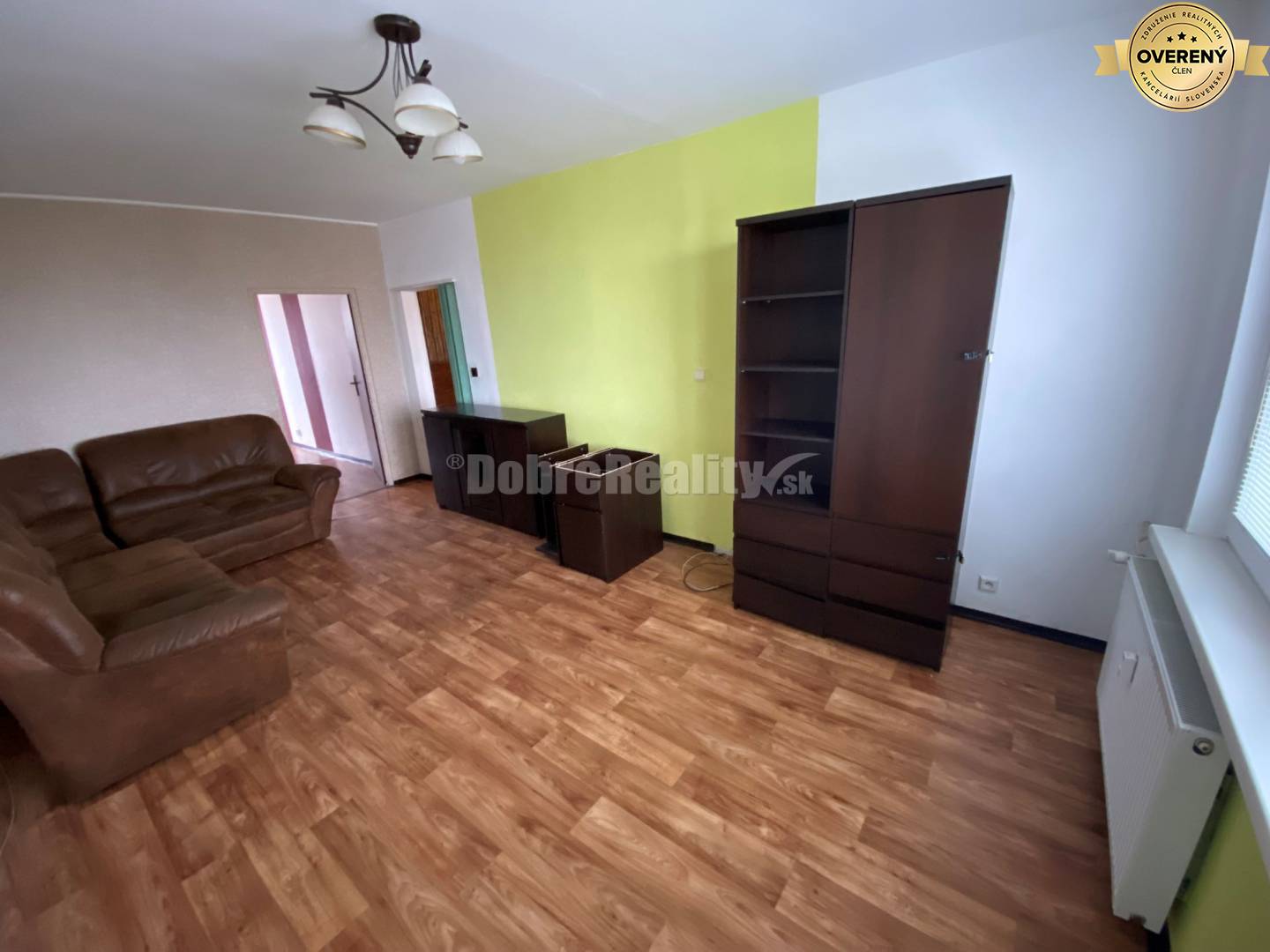 DOBRÉ REALITY ponúkajú na predaj veľký 2-izbový byt s lodžiou v Rimavs