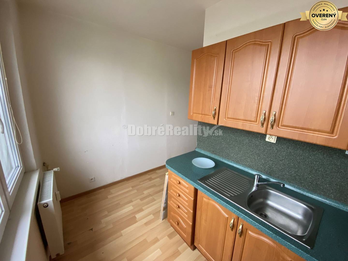 DOBRÉ REALITY ponúkajú na predaj veľký 2-izbový byt s lodžiou v Rimavs