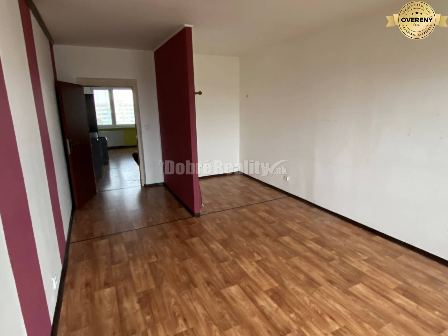 DOBRÉ REALITY ponúkajú na predaj veľký 2-izbový byt s lodžiou v Rimavs