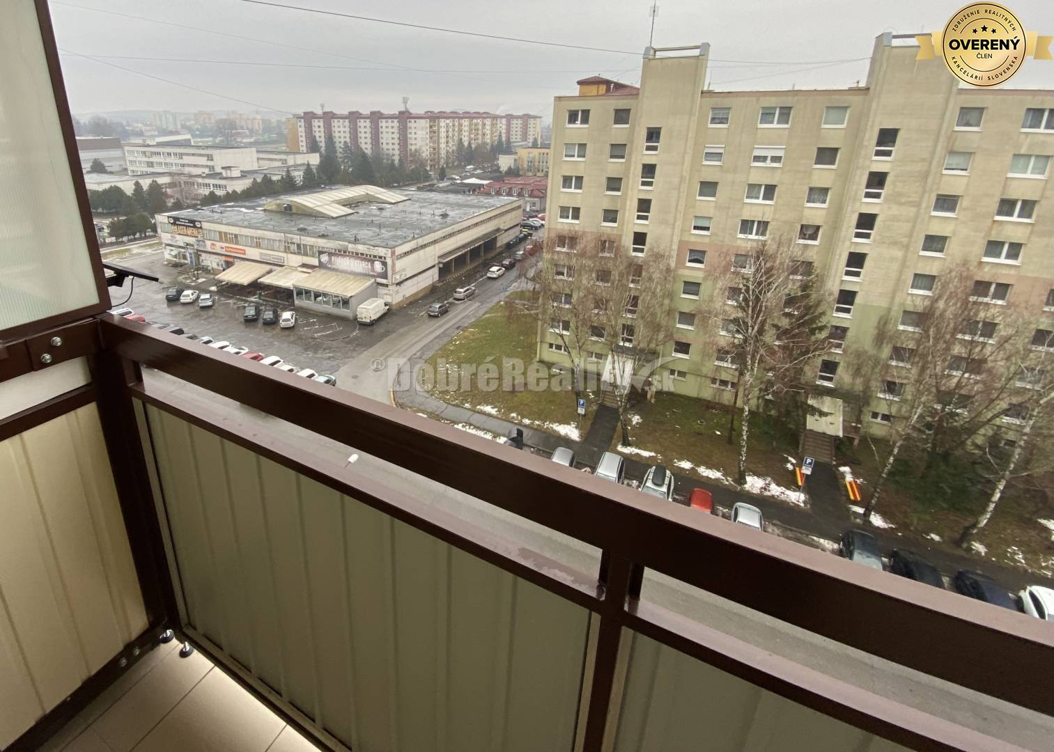 DOBRÉ REALITY ponúkajú na predaj veľký 2-izbový byt s lodžiou v Rimavs