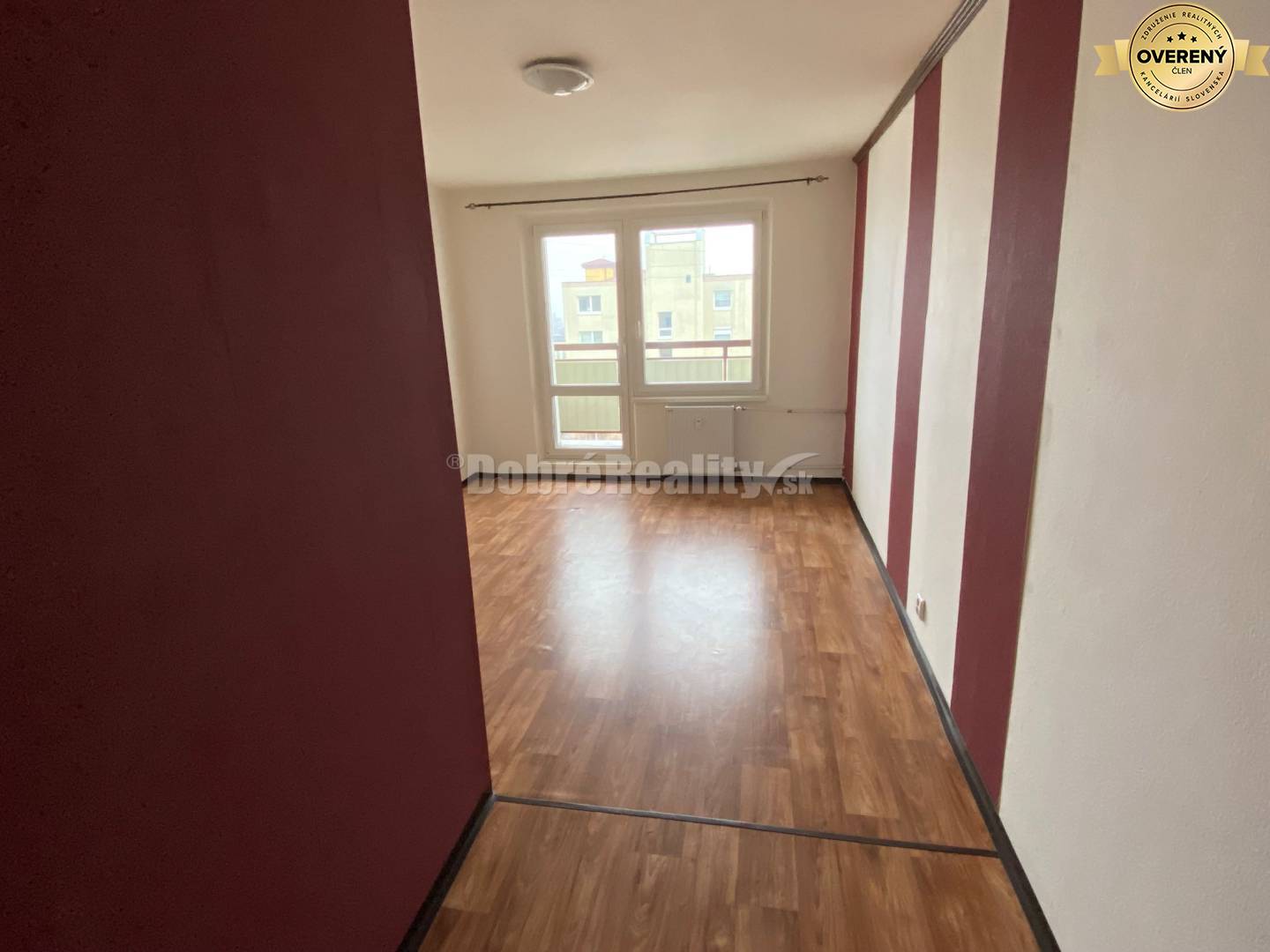 DOBRÉ REALITY ponúkajú na predaj veľký 2-izbový byt s lodžiou v Rimavs