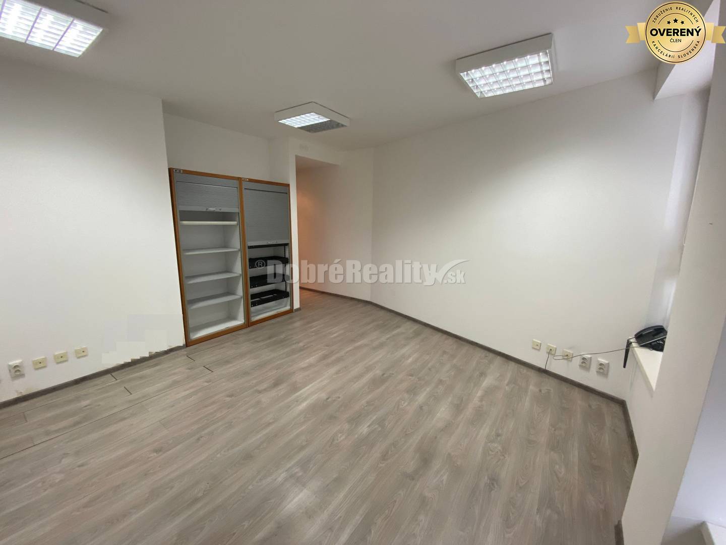 DOBRÉ REALITY ponúkajúú na prenájom peknú kancelária alebo komerčný